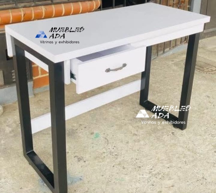 Escritorio de Metal con Madera